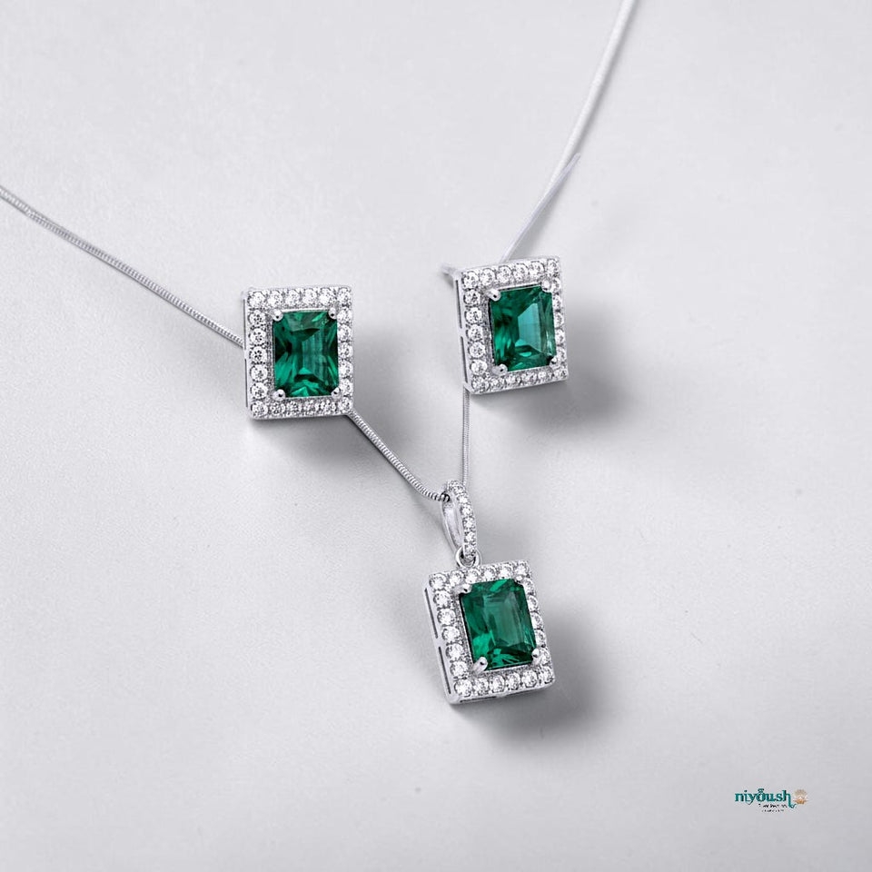 Emerald Aura Pendant set