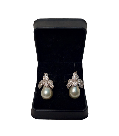 Glisten Pearl Earrings
