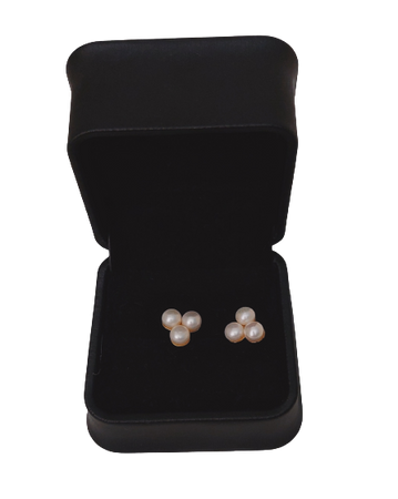 Ms Minimalist Pearl Studs