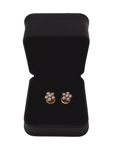 Thumbelina's Studs